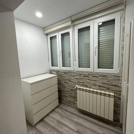 Cozy 1-Bedroom Apartment Madrid Eksteriør billede
