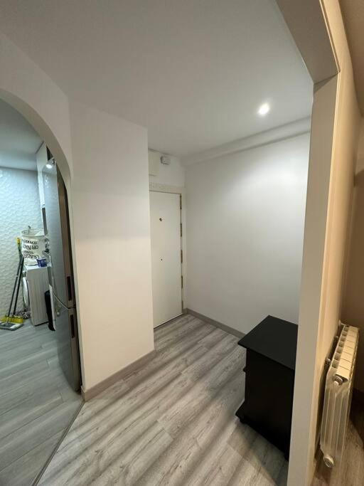 Cozy 1-Bedroom Apartment Madrid Eksteriør billede