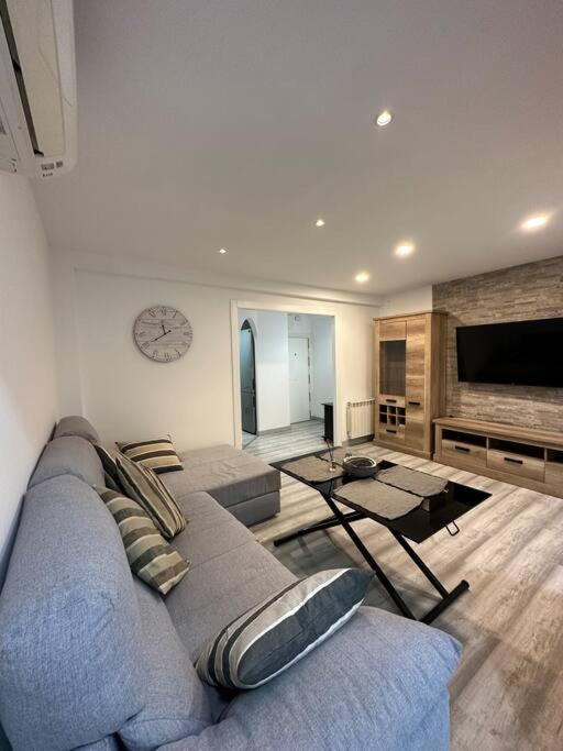Cozy 1-Bedroom Apartment Madrid Eksteriør billede
