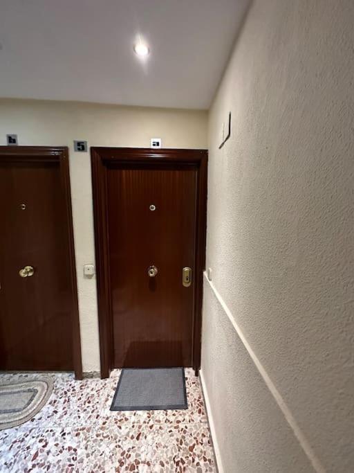 Cozy 1-Bedroom Apartment Madrid Eksteriør billede